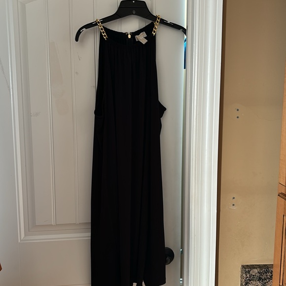 Dress - Picture 2 of 7